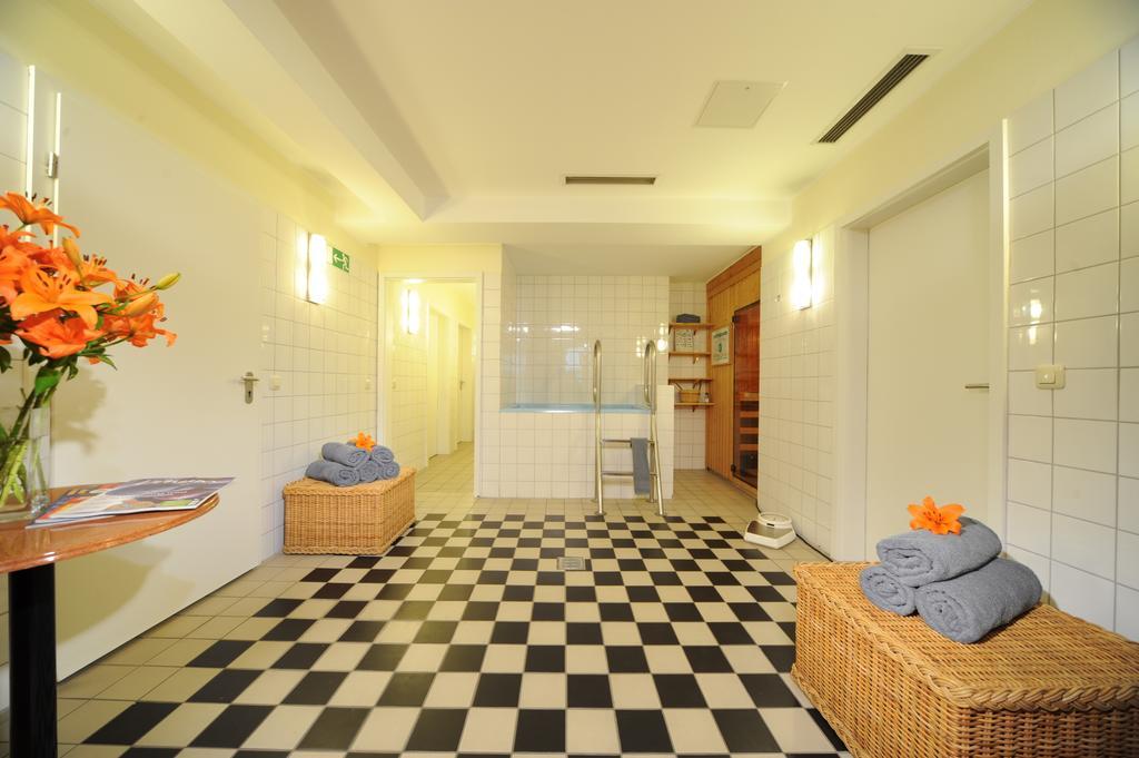 Villa Viktoria Dusseldorf Luaran gambar